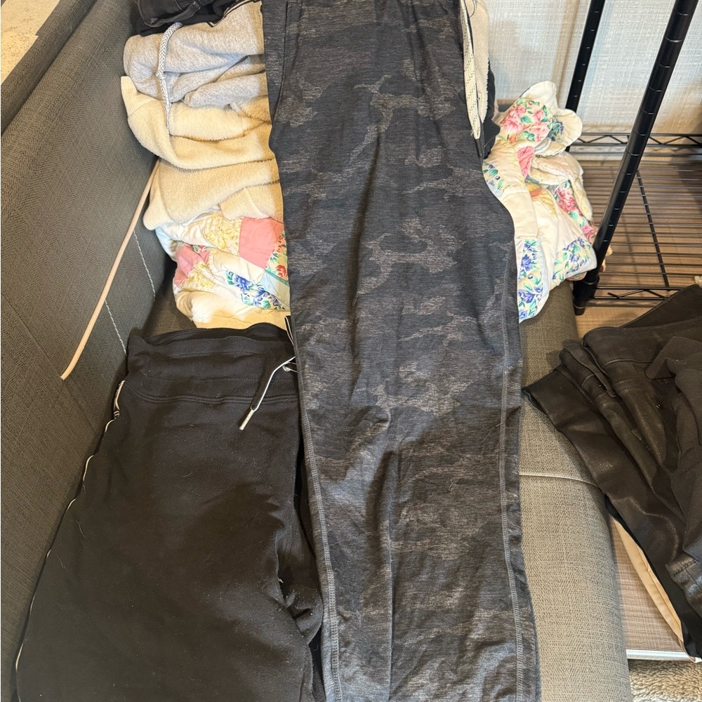 Kirkland Signature Camouflage Track Pants - Black and Gray